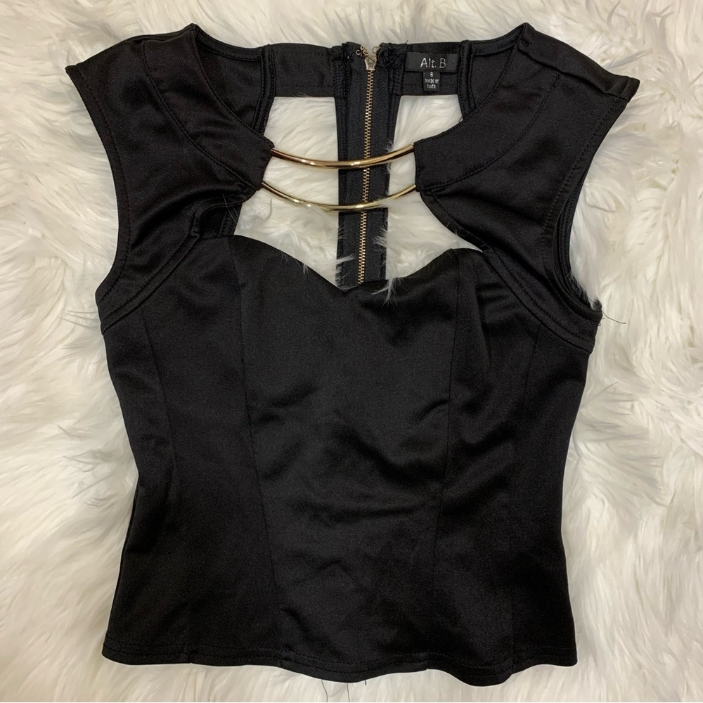 Black cropped blouse